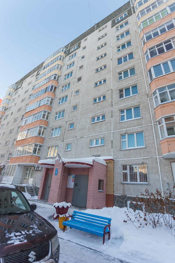 Apartment On Permyakova 76 ไทยูเมน ภายนอก รูปภาพ