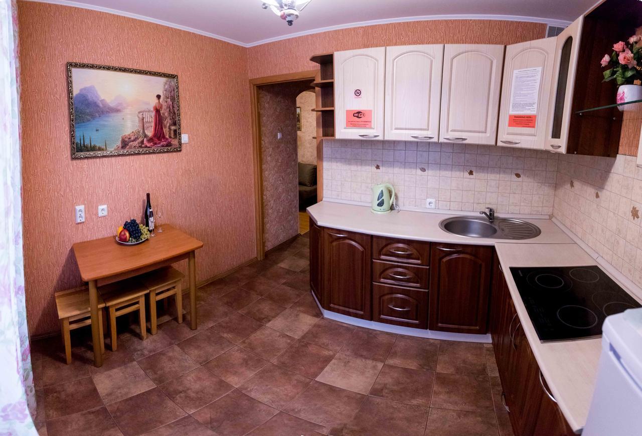 Apartment On Permyakova 76 ไทยูเมน ภายนอก รูปภาพ